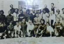 Учителот Александар со своето одд 1964/65г