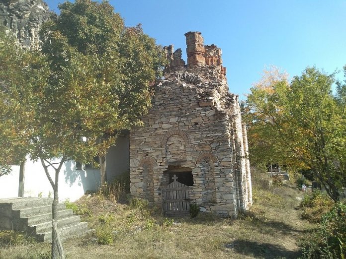 ДЕВИНИ КУЛИ